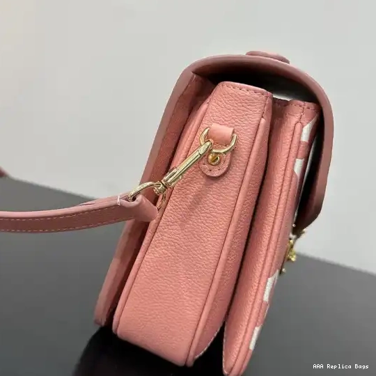 Aaa replica ru VUITTON MÉTIS LOUIS POCHETTE 0627